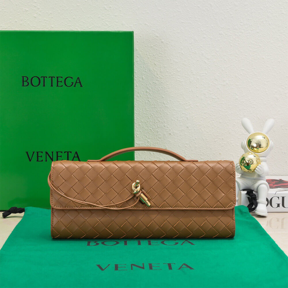 Bottega Veneta Andiamo Clutch(HIGH-END GRADE)
